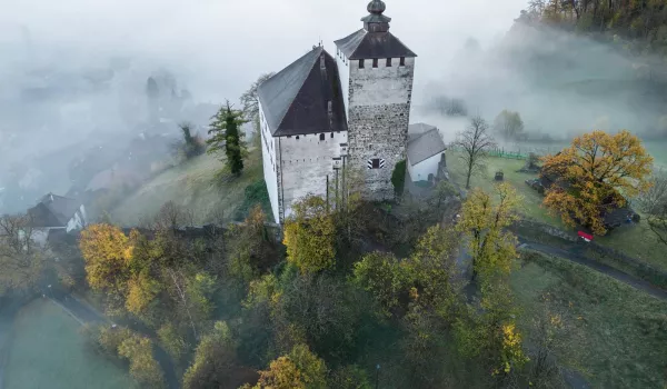 04_SchlossWerdenberg_Herbst_©Roland_Lichtensteiger.jpg