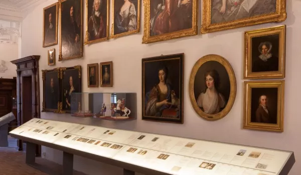 11_Schloss_Spiez_Schlossmuseum_Portraets.jpg