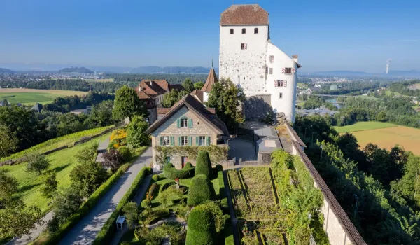 Schloss Wildegg Rosengarten_4.jpg