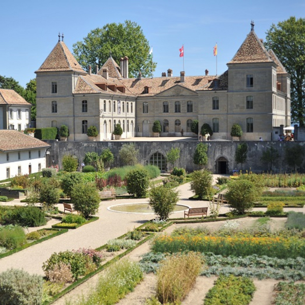 Garten vor dem Schloss Prangins